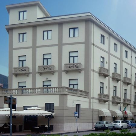 Hotel Vittoria Сапри Екстериор снимка