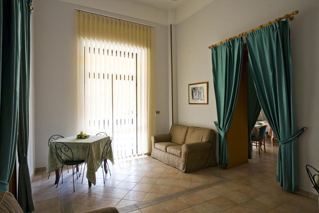 Hotel Vittoria Сапри Екстериор снимка