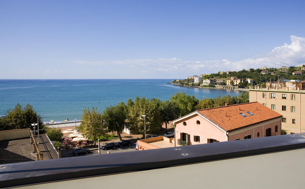 Hotel Vittoria Сапри Екстериор снимка