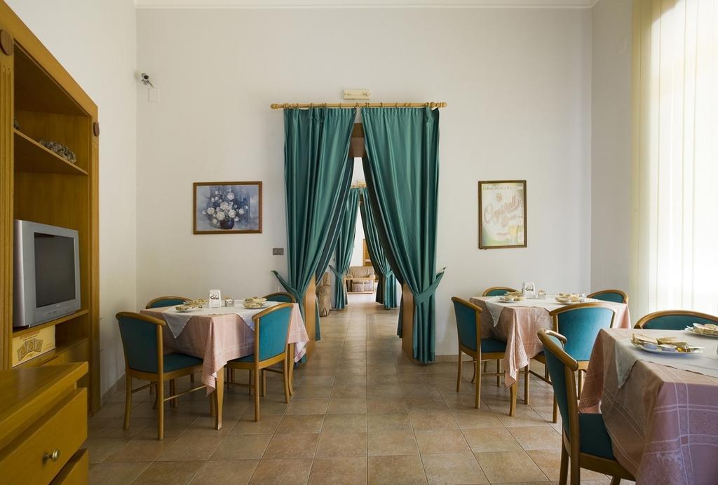 Hotel Vittoria Сапри Екстериор снимка