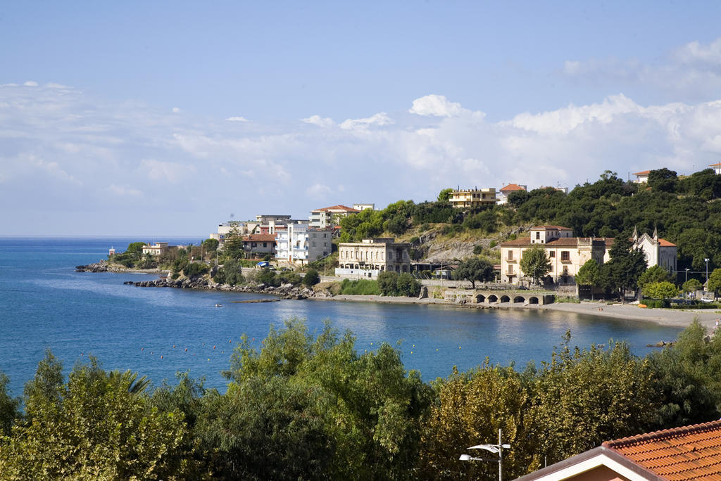 Hotel Vittoria Сапри Екстериор снимка